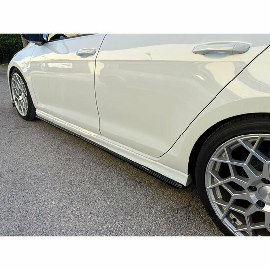 Sideskirts aanzets glanzend zwart passend voor VW Golf 7 met R-line sideskirts 