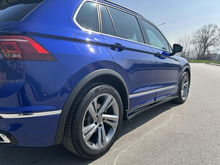 OneWay sideskirt aanzets glanzend zwart passend voor VW Tiguan 2 facelift model vanaf 2020