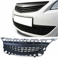 Zwarte gril zonder embleemuitsparing passend voor Opel Astra J pre facelift model 2009 - 2012