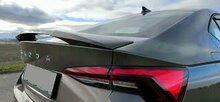 Glanzend zwarte kofferklep spoiler passend voor Skoda Octavia IV model vanaf 2020