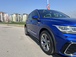 Sideskirt aanzets glanzend zwart passend voor VW Tiguan 2 facelift model vanaf 2020